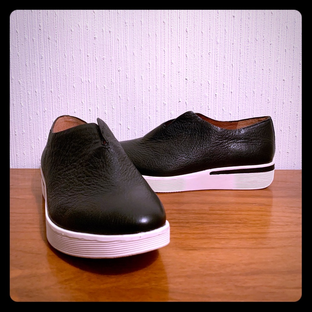 New Kenneth Cole tennis shoes